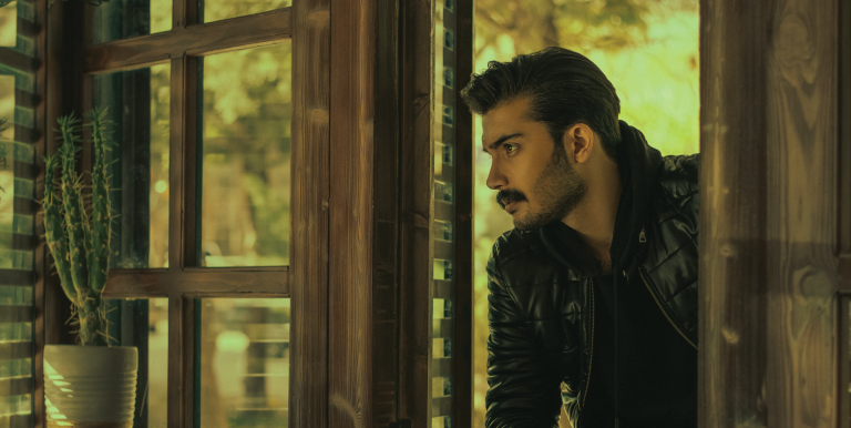 14 Onbetwistbare Tekenen Dat Ze Zich Schuldig Voelt Omdat Ze Je Pijn Heeft Gedaan