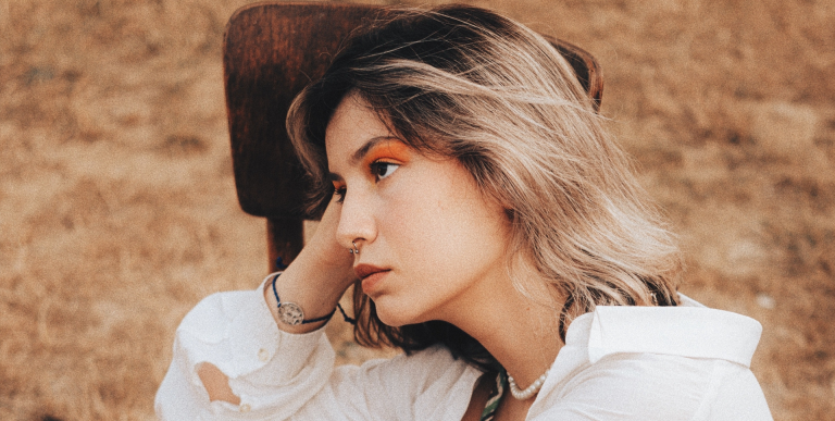 7 Redenen Waarom Hij Een Toegewijde Relatie Met Een Ander Meisje Heeft Nadat Hij Met Jou Niet Serieus Was