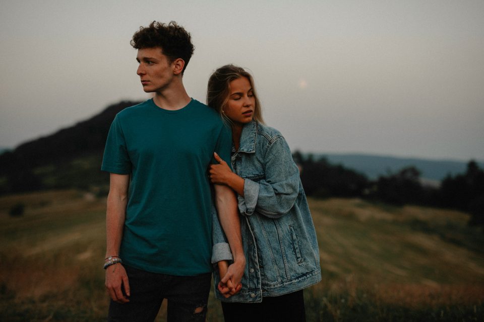 Als Hij Geen Relatie Wil, Geef Hem Dan Niet De Voordelen Van Een Relatie