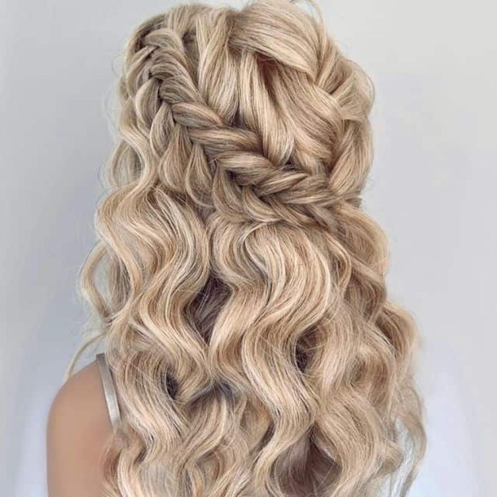 Boho half omhoog met een fishtail vlecht