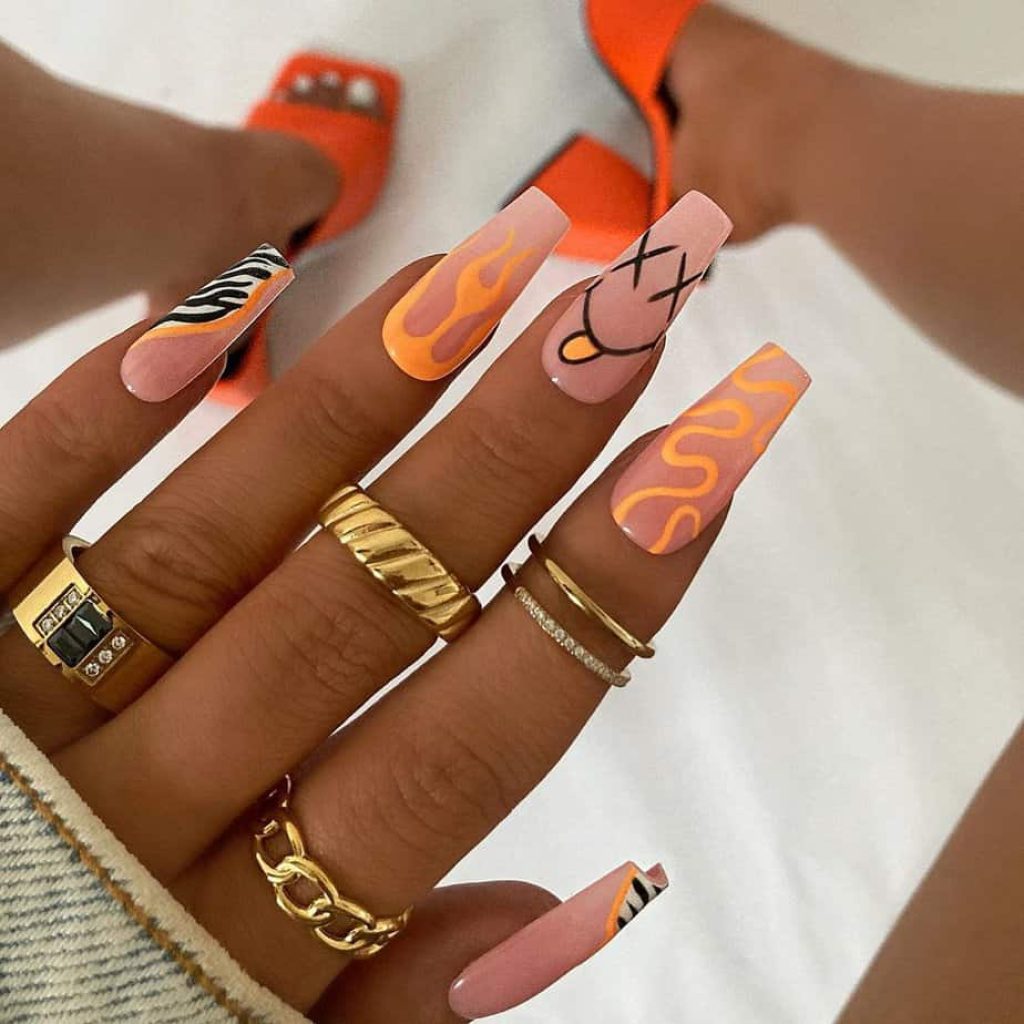 Feestelijke oranje nagels