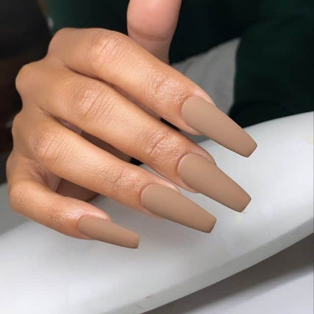 Latte matte nagels