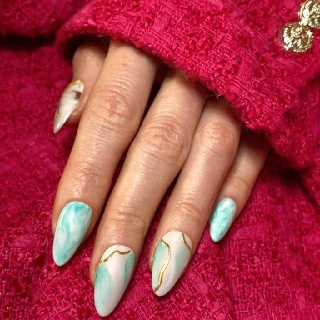 Matte aqua nagels