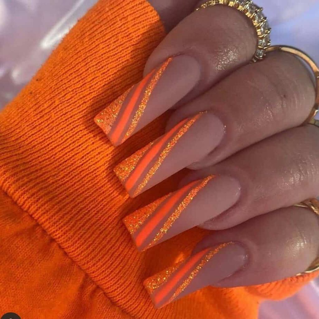 Oranje glitternagels