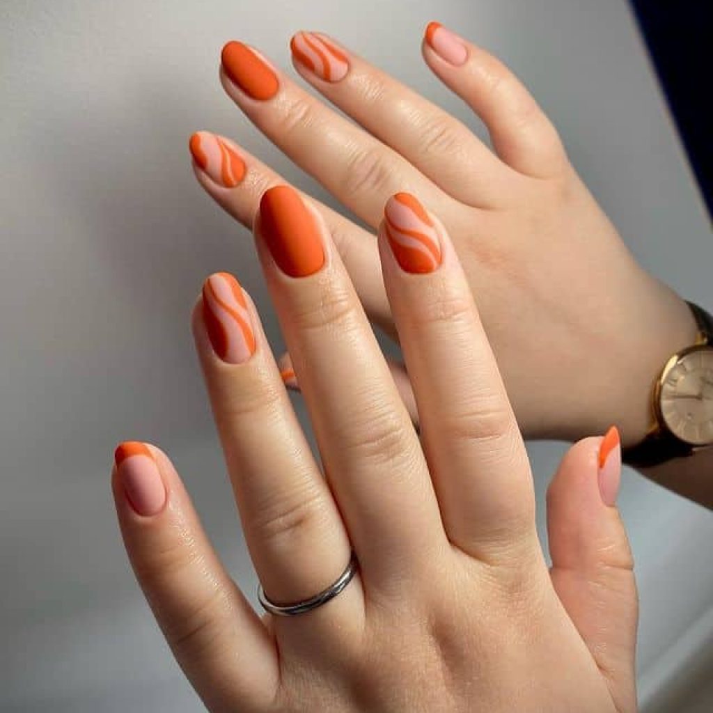 Oranje matte nagels