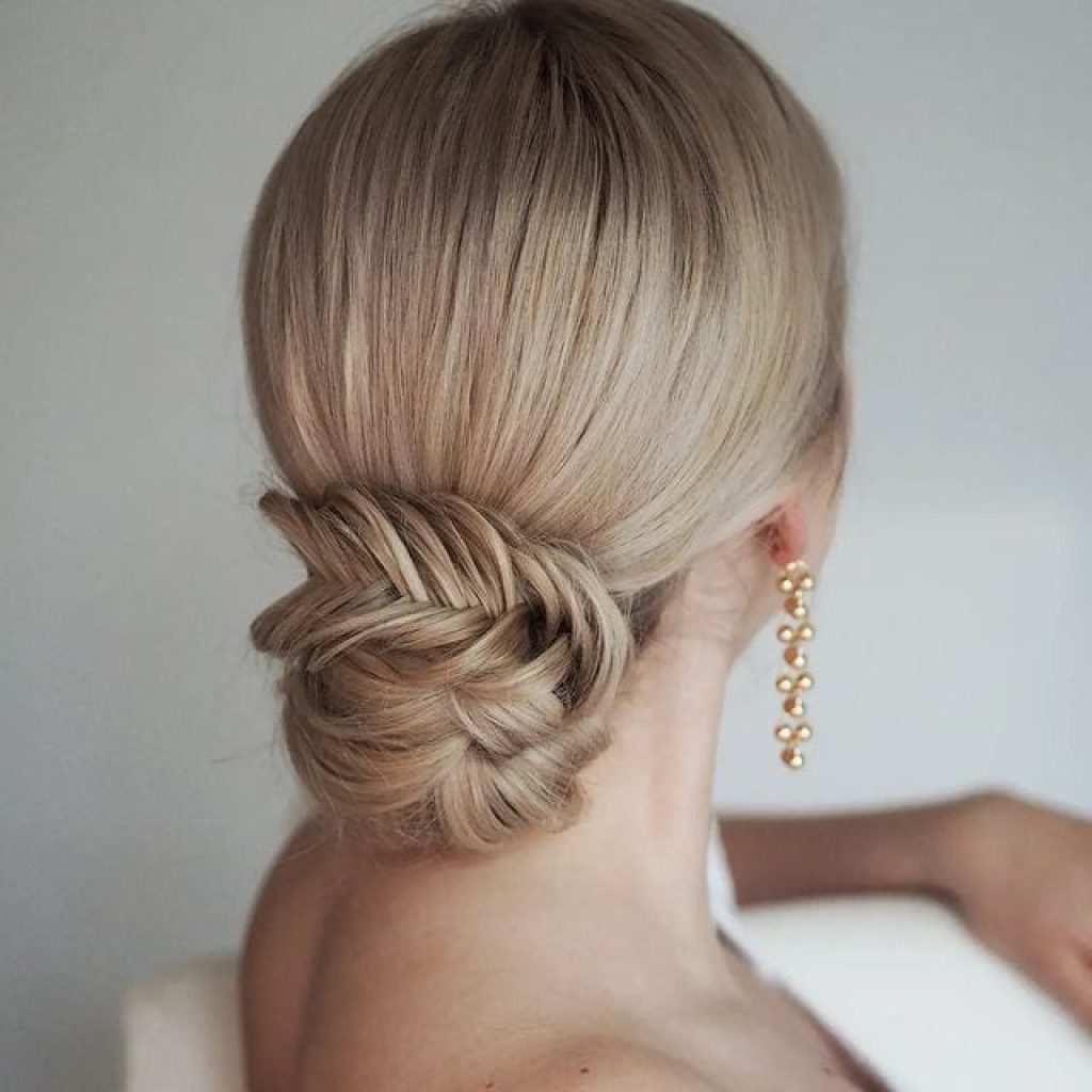 Updo met vissenstaartvlecht