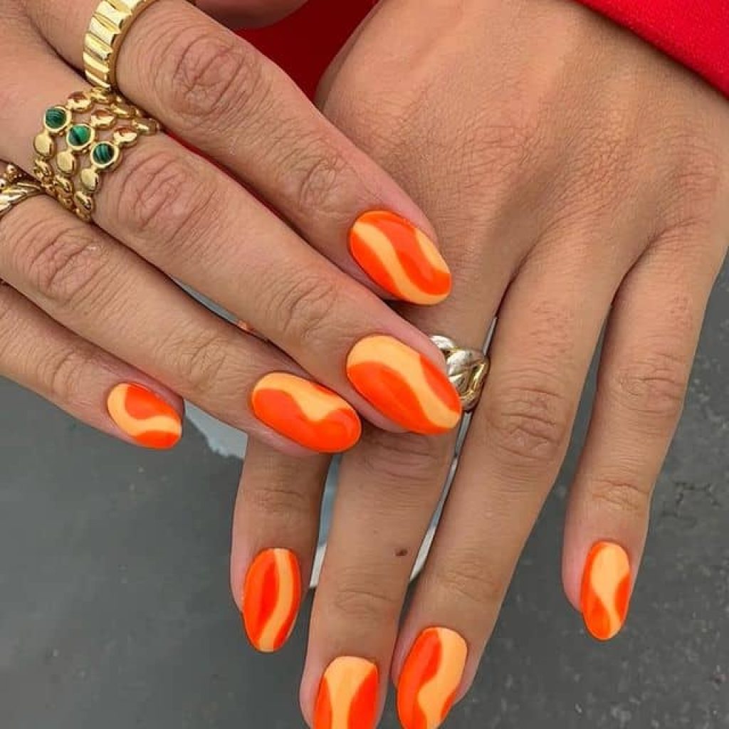 Schattige oranje amandelnagels