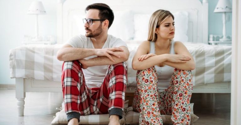 14 verborgen manieren waarop het geluk van een echtgenoot vervaagt in het huwelijk en 5 gewoontes die de vonk terug kunnen brengen