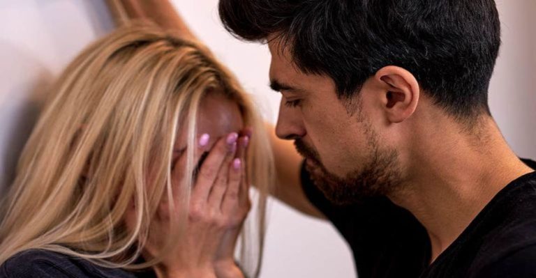 17 giftige gedragingen die stellen verwarren met liefde