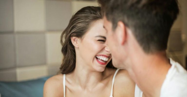 13 Onmiskenbare Tekenen Dat Hij Je In Zijn Leven Wil En Het Vol Trots Laat Zien