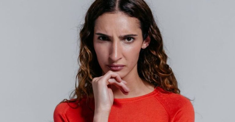 7 Subtiele Grenzen Die Narcisten Diep Raken – Zonder Dat Je Veel Hoeft Te Zeggen