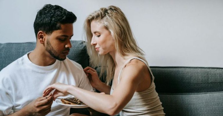 7 leugens die mensen vertellen aan het begin van een relatie