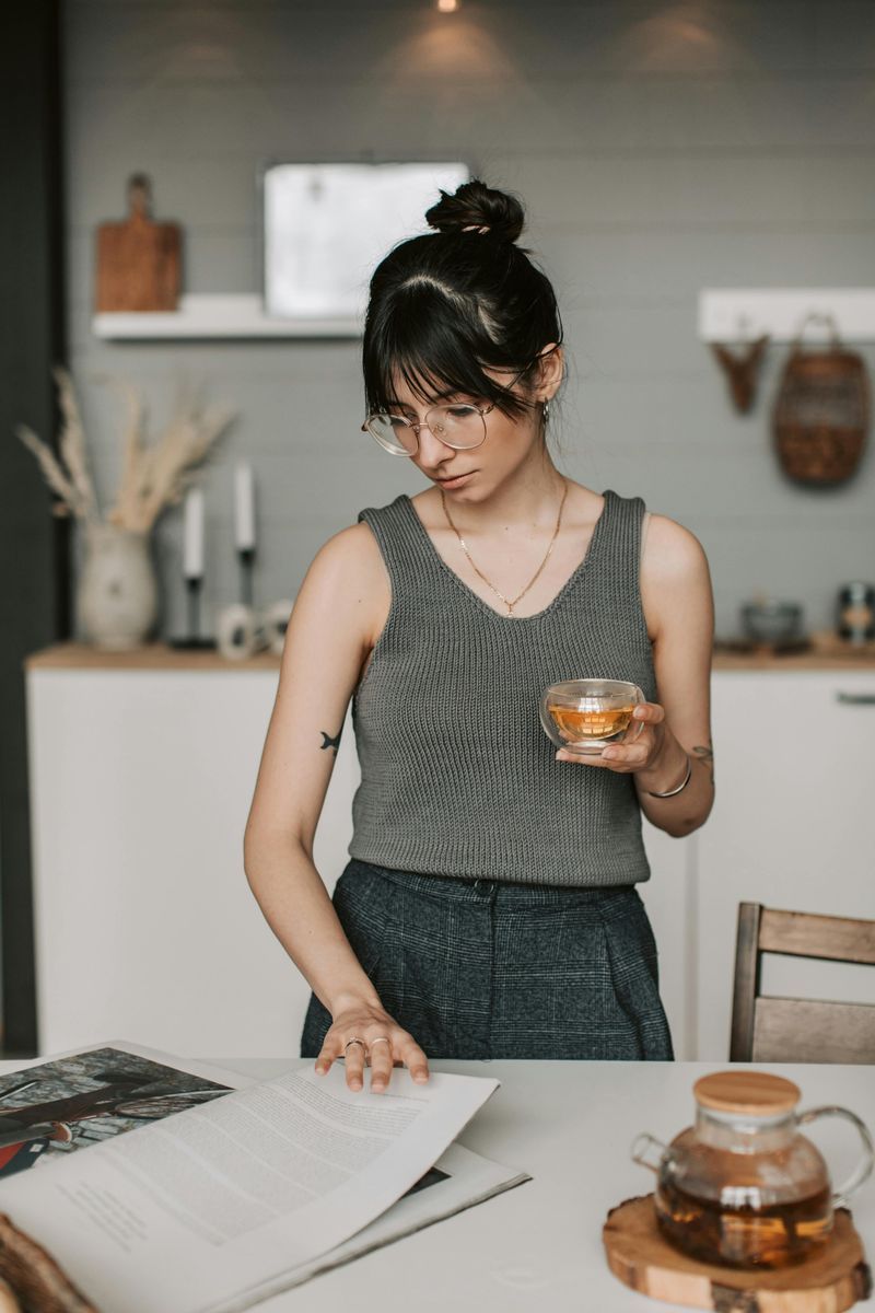 She Reduces Emotional Labor