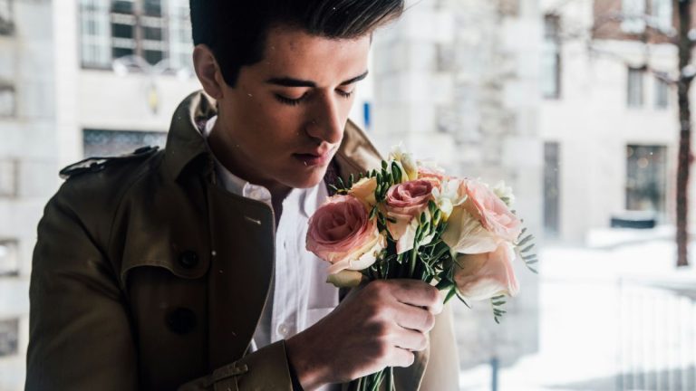 Als een man deze 13 dingen doet, is hij waarschijnlijk een meester manipulator