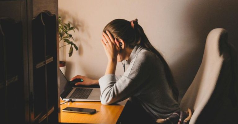 Als je vrouw opeens deze 13 dingen doet, is je huwelijk in gevaar