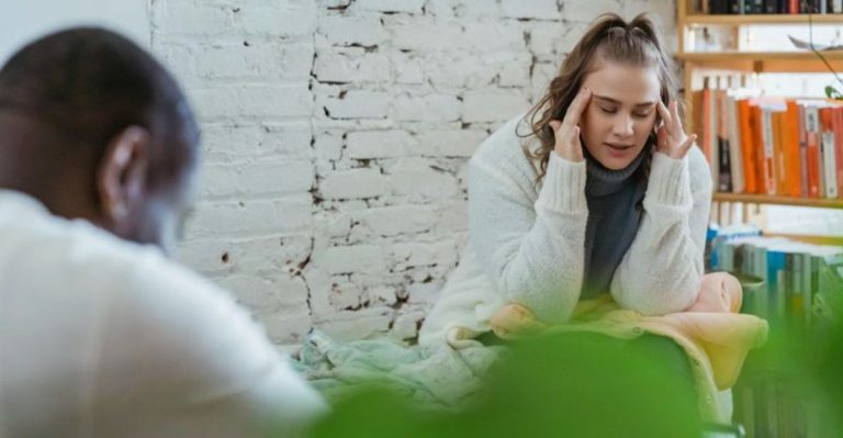 Als ze deze 13 zinnen zegt, is ze waarschijnlijk een nachtmerrie om mee getrouwd te zijn