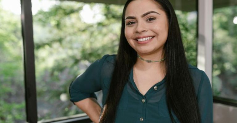 Deze 10 Subtiele Dagelijkse Gewoonten Zorgen Ervoor Dat Mensen Graag In Je Buurt Zijn