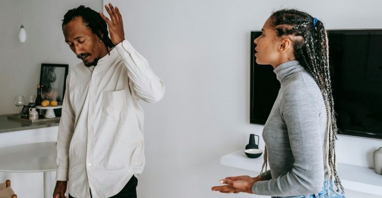 Als Je Partner Deze 12 Dingen Doet, Is Het Tijd Om Definitief Weg Te Gaan