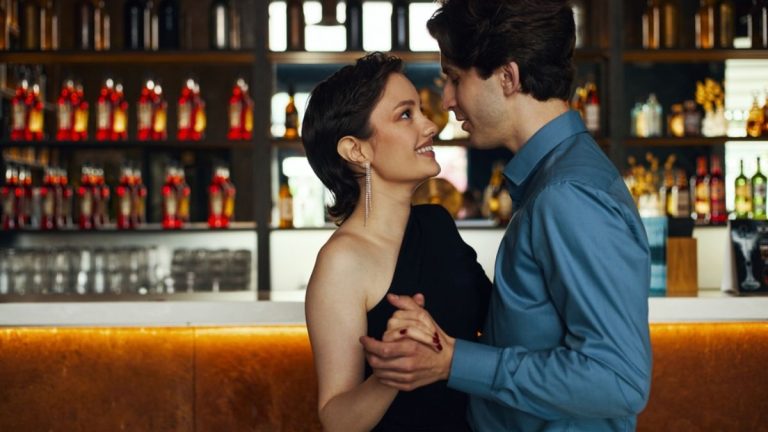 Hij Zegt Misschien Niet “Ik Hou Van Je,” Maar Als Hij Deze 11 Dingen Doet, Meent Hij Het Echt