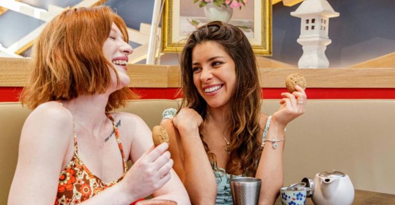 8 manieren om echte vriendelijkheid te tonen (en niet nep-aardig te doen)