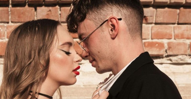 9 signalen dat jullie niet bij elkaar passen — zelfs als er chemie is