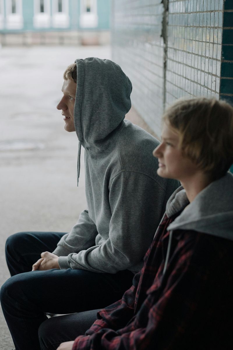 They're Comfortable with Silence Around You