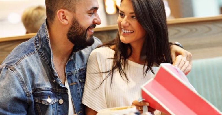 Als twee mensen voor elkaar bestemd zijn, duiken deze 8 signalen altijd op