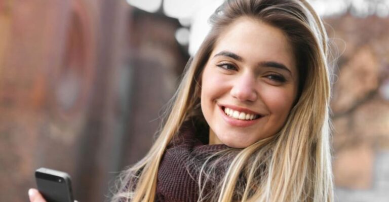 10 kenmerken die alle echt gelukkige vrouwen hebben