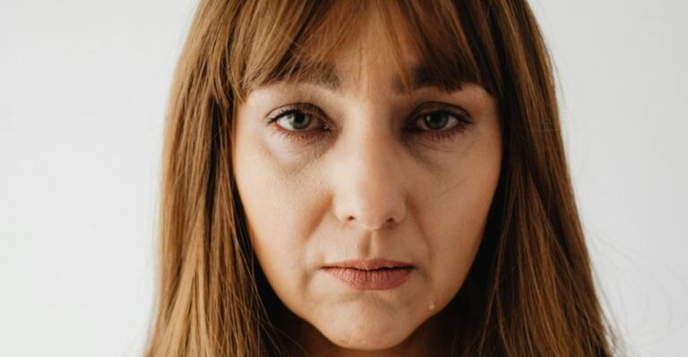 11 belangrijke waarheden om onder ogen te zien na narcistisch misbruik