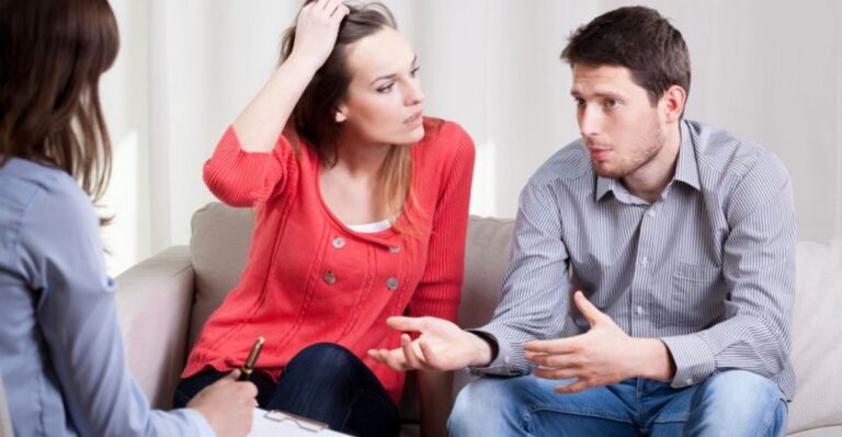 9 signalen dat je je relatie prioriteit geeft ten koste van jezelf