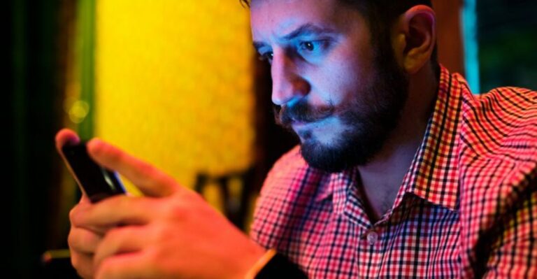 Als je deze 11 signalen opmerkt, kan hij emotioneel vreemdgaan