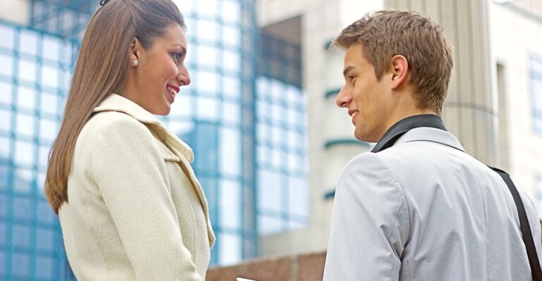 Psychologen zeggen dat deze 10 gedragingen kunnen wijzen op een pathologische leugenaar