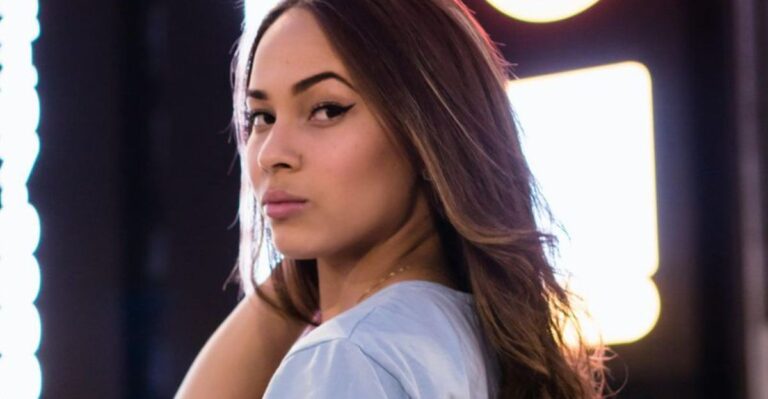 Volgens psychologen delen vrouwen die floreren op drama vaak deze 11 kenmerken