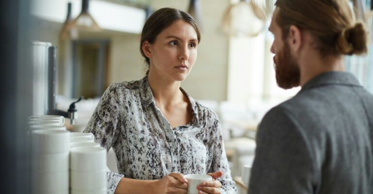 Vertrouw nooit een man die deze 11 dingen herhaaldelijk doet