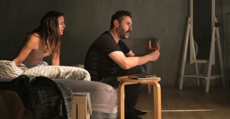 7 signalen dat je vasthoudt aan een liefde die nooit voor jou bedoeld was