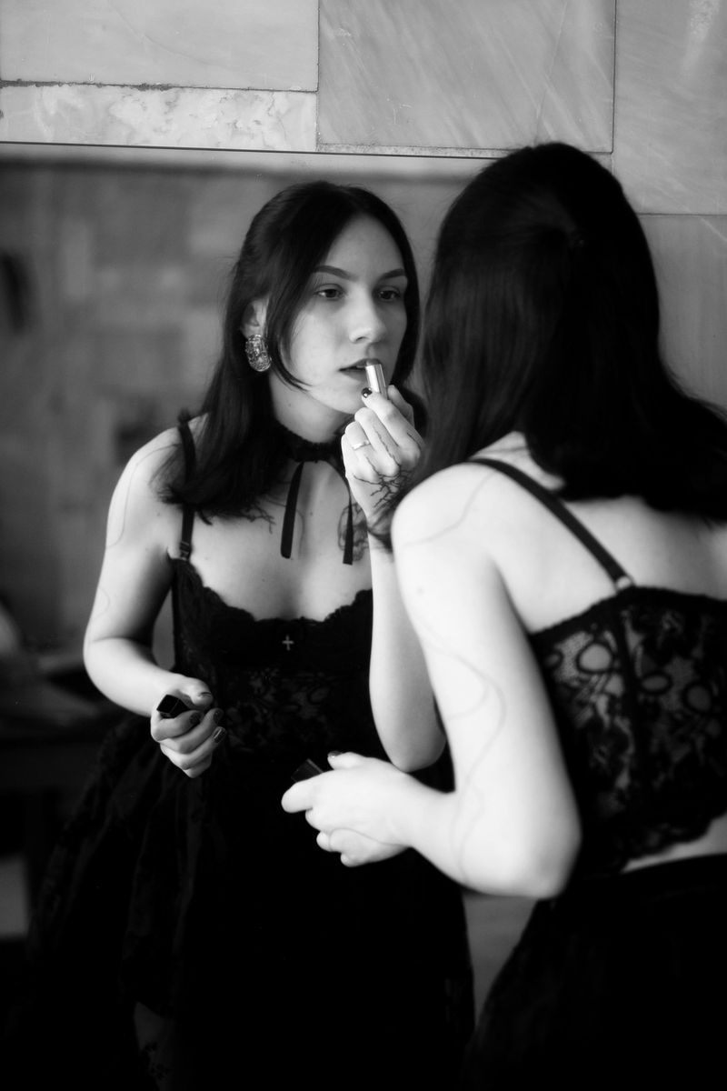 He doesn't make me feel attractive anymore.