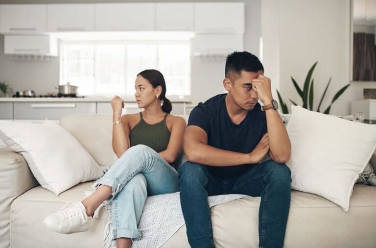 Alleen zijn doet minder pijn dan van iemand houden die nooit als thuis voelde