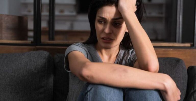 De stille schade: 17 manieren waarop leven met een narcistische partner je langzaam uitput
